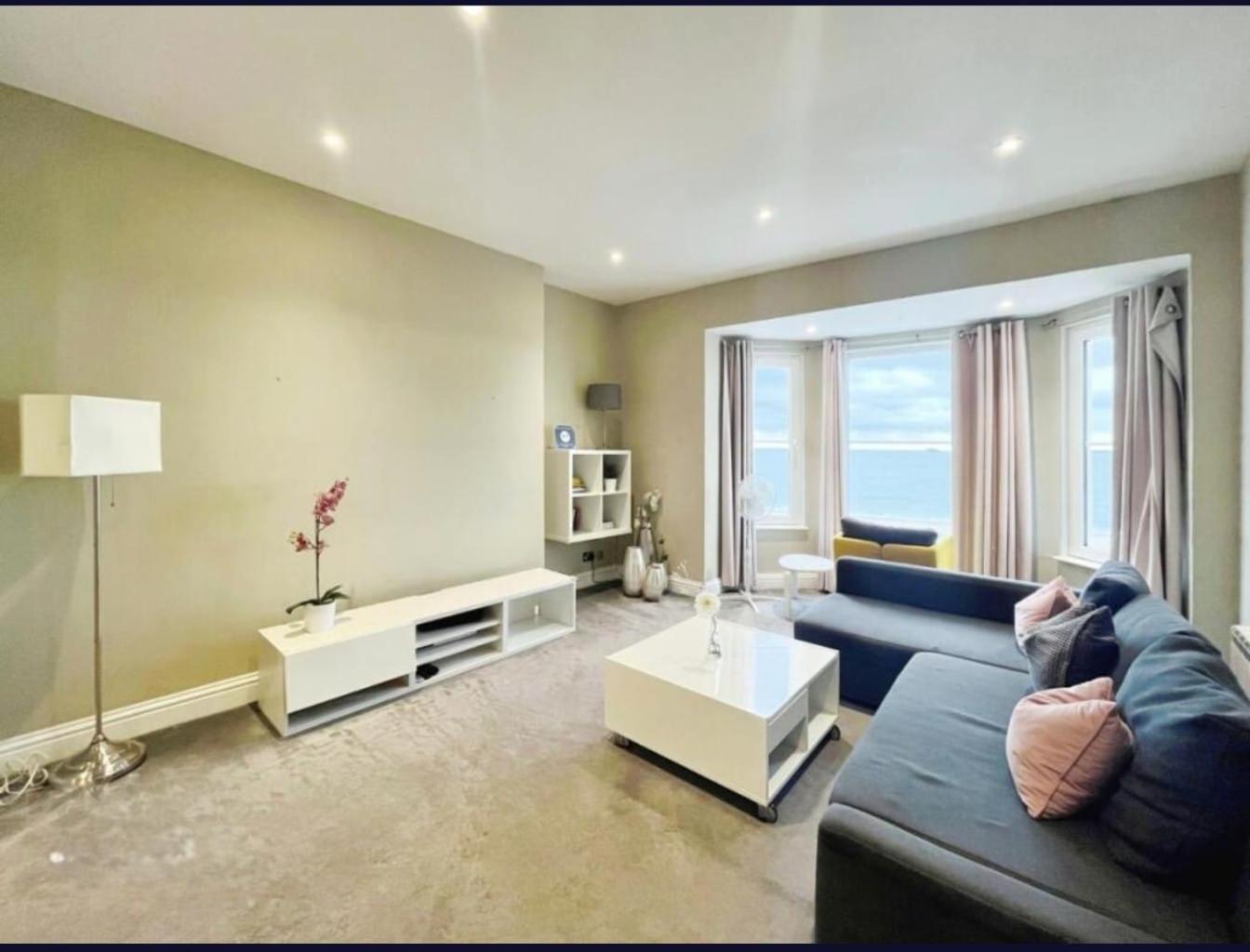 Stones Throw From The Beach - Stunning Sea View Portsmouth Exterior foto